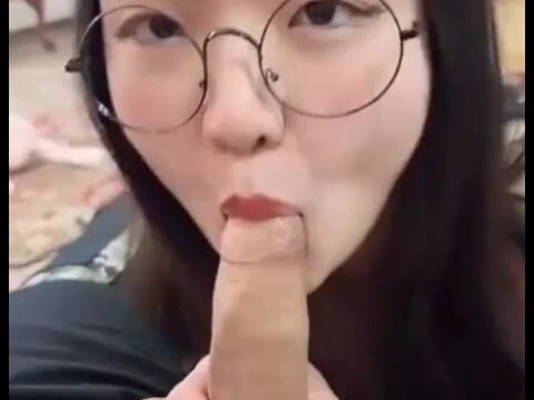 AroomiKim HOT Video Porn Get Cumshot in Mouth